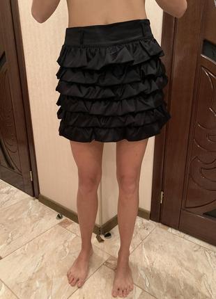 Юбка короткая стильная белье атласная рюшами, новая мини юбка атласная чёрная, модная юбка4 фото