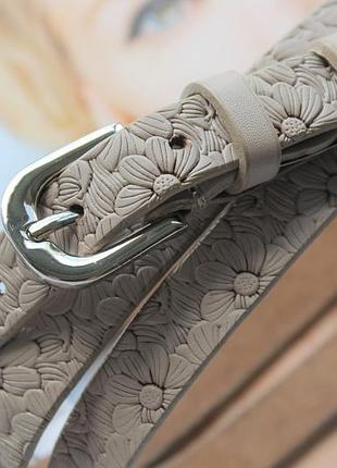 Узкий кожаный ремень цветы капучино