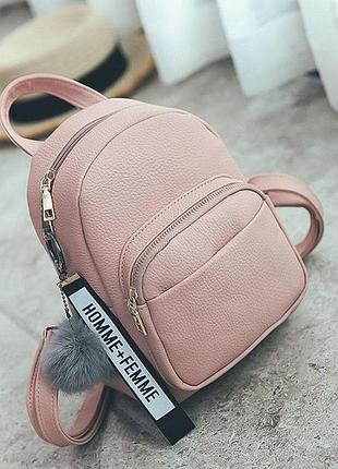 Женский мини рюкзачок с меховым брелком маленький рюкзак эко кожа розовый