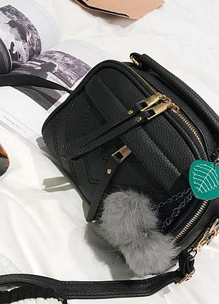 Міні сумочка з хутряним брелоком чорний