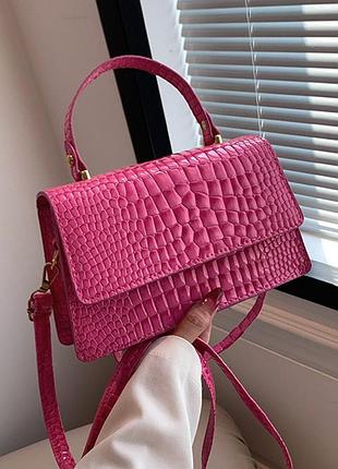 Женская лаковая мини сумочка рептилия, маленькая сумка клатч на плечо крокодил лакированная малиновый