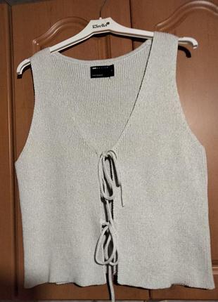 Стильный женский топ на завязках