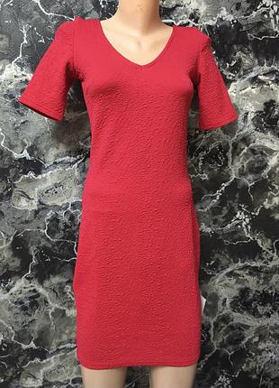 Фирменное платье красная мини облегающая нарядная