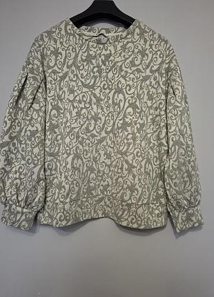 Свитшот с объемными рукавами