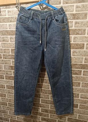 Джинсы для мальчика 140р