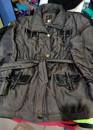 Красивая, актуальная женская курточка демисезонная.гарного цвета,европа.