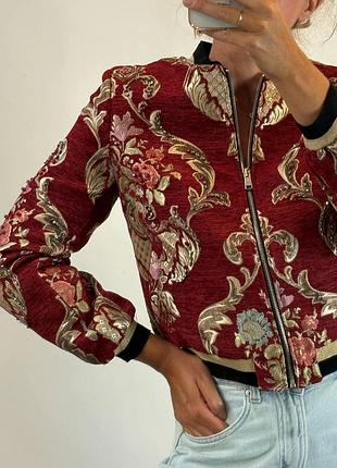 Гобеленовый бомбер с бисером