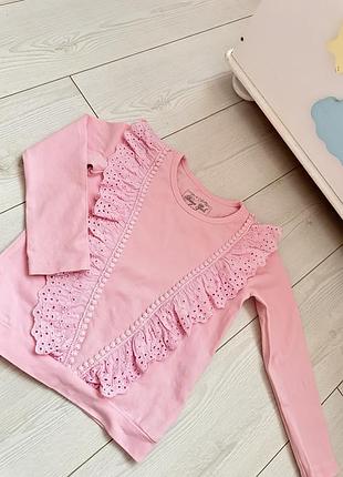 Очень красивая кофточка лонгослив с рюшами из прошвы