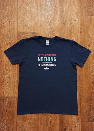 Мужская футболка . " gildan " .