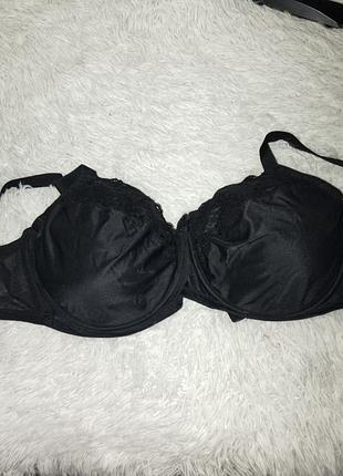 Бюстгалтер