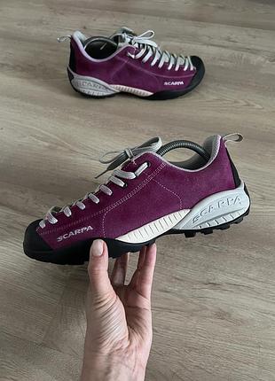 Scarpa mojito —  модель кросівок бренду, виготовлена з водостійкої замші. підійде для повсякденного, спортивного або туристичного використання.