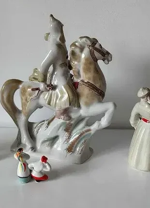 Статуетка порцеляна. 3