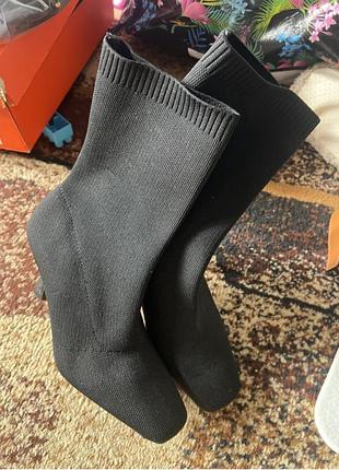 Стильні чулки сапоги