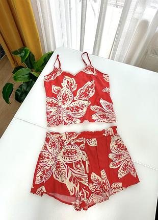 Піжама з віскози в квітковий принт ( майка + шорти ) s-m розміру