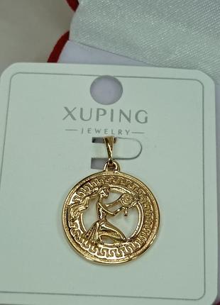 Восхитительный кулон знак зодиака девиа с греческим орнаментом. позолота.
