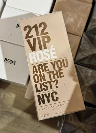 Carolina herrera 212 vip rose