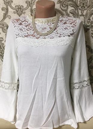 Белый свитер