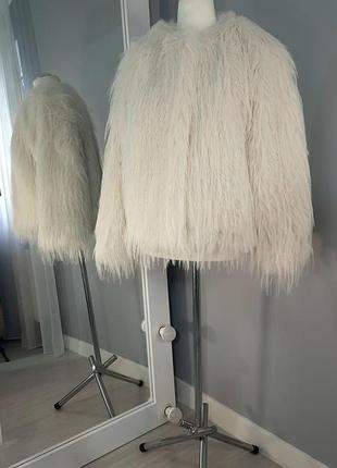 Шуба из эко-меха под ламу айвори