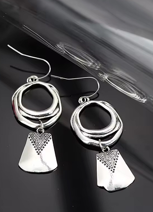 Сережки вінтажна класика