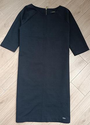 Базова сукня-футляр