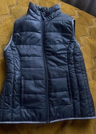 Жилетка жіноча