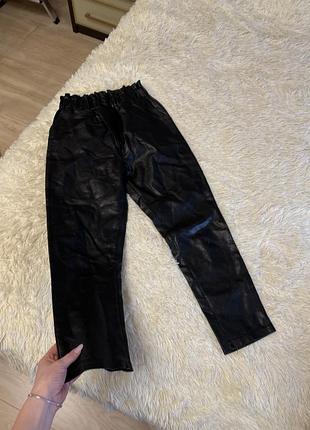Штаны черные женские кожзам стильные