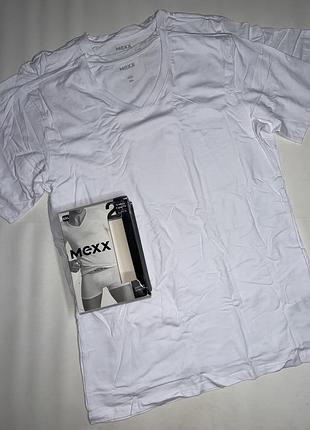 Футболка біла чоловіча з v - вирізом