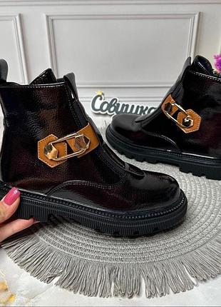 Нові демісезонні чобітки 35 розмір