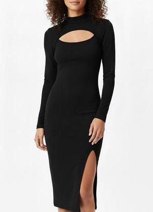 Сукня з вирізами