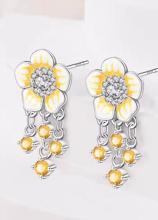 Сережки срібло 925 квіточки ніжні з підвісками