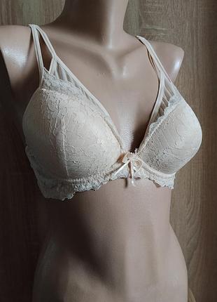 Бюстгальтер без пуш апу