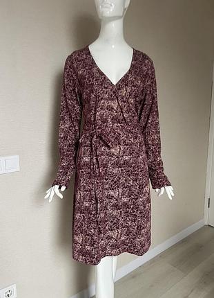 Красиве трикотажне якісне плаття на запах mountain