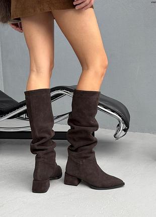 Стильные зимние шоколадные сапоги на каблуке из итальянской замши новая коллекция🔝🔝🔝