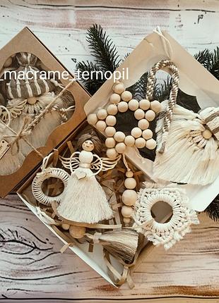 Подарочный бокс новогодних игрушек ручной работы