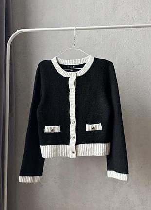 Кардиган в стилі old money