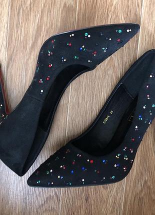 Жіночі туфлі на високому підборі,розмір 38