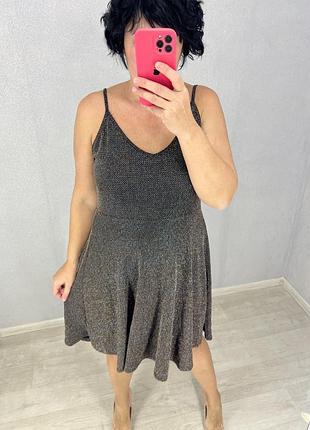 Гарна блискуча сукня сарафан