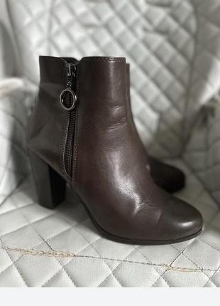 Сапожки коричневые