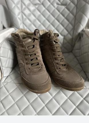 Черевики жіночі