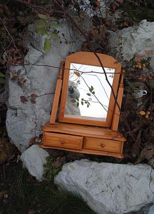 Зеркало винтаж из натурального дерева от известного английского бренда st.mitchell ,в хорошем состоянии размер 65*50, есть ящики для хранения