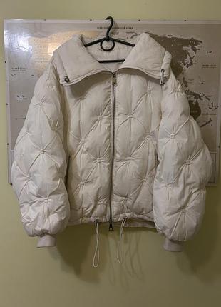 Шикарна біла курточка прошита італія тепла універсальний розмір оверсайз