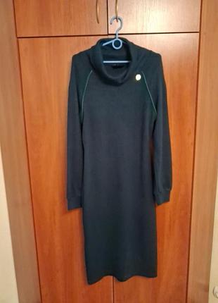 Изумрудное трикотажное платье италия