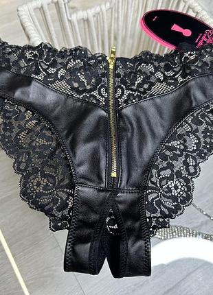 Трусики чорні еко шкіра з відкритим доступом privat collection hunkemoller l