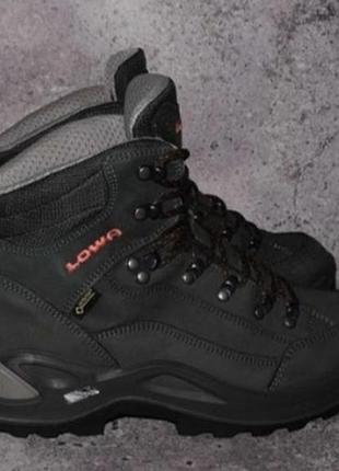 Ботінки lowa 40 розмір, висока якість, надійні та стильні