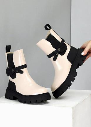 Бежеві черевики челсі на замку