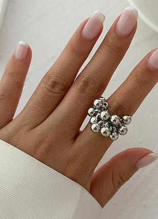 Трендова каблучка із кульками бусами в срібному кольорі 💫