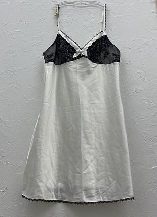 Etam чудовий чорно білий пеньюар з днкорацією крутого бренду (франція)