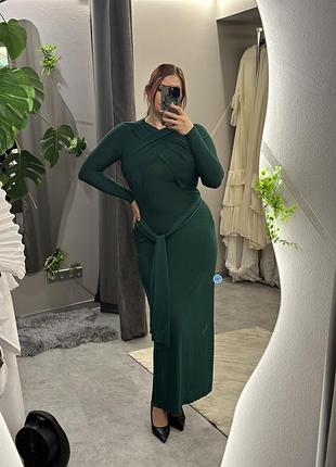 Изумрудное вечернее платье