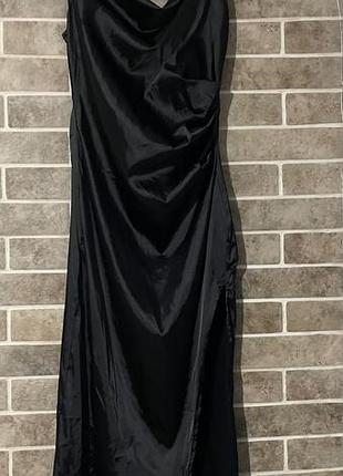 Шелковое платье, вечернее, с разрезом на ноге