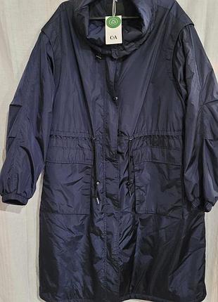 Длинный демисезонный плащ.